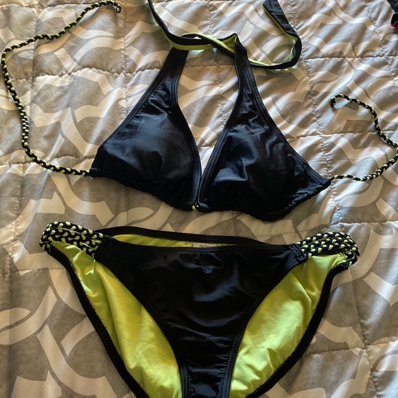 Mossimo 2 Piece Bikini Black and Green Inside With Removable Pads L/M - Picture 2 of 5